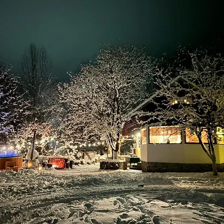 Biniste -tiny House By The River *